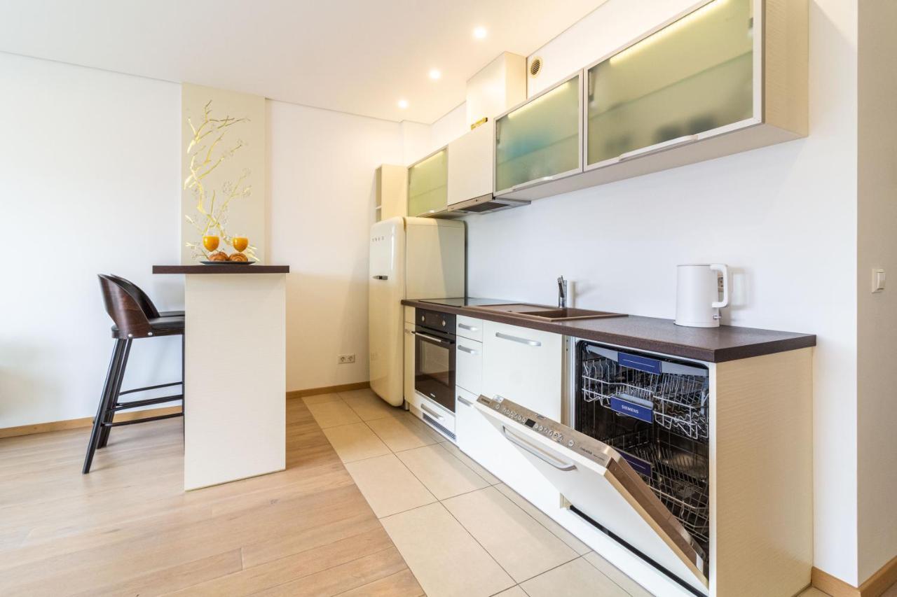 Cohost I Sunny Center Apt, Covered Parking, Balcony & Self Check-In كاوناس المظهر الخارجي الصورة