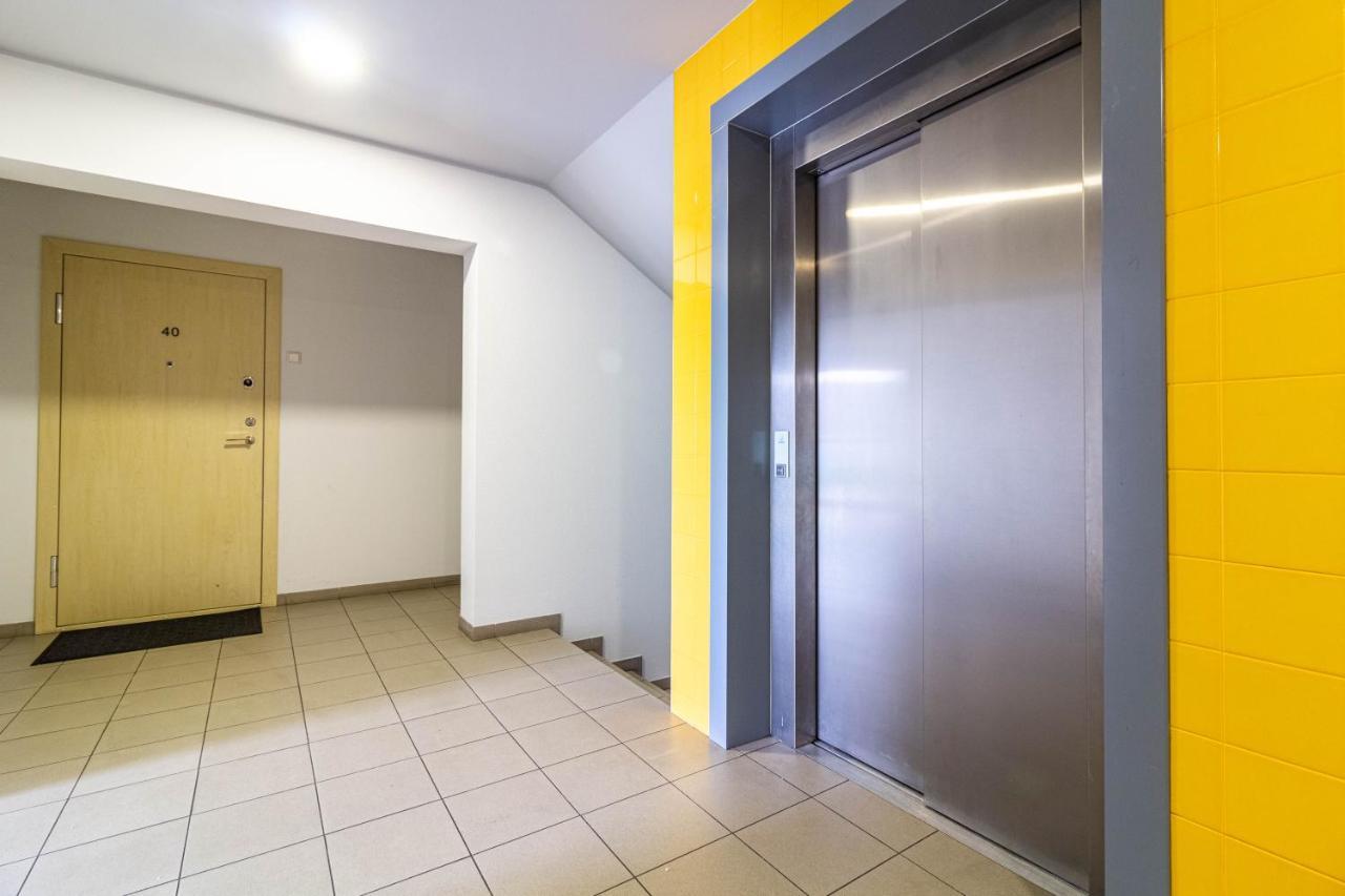 Cohost I Sunny Center Apt, Covered Parking, Balcony & Self Check-In كاوناس المظهر الخارجي الصورة