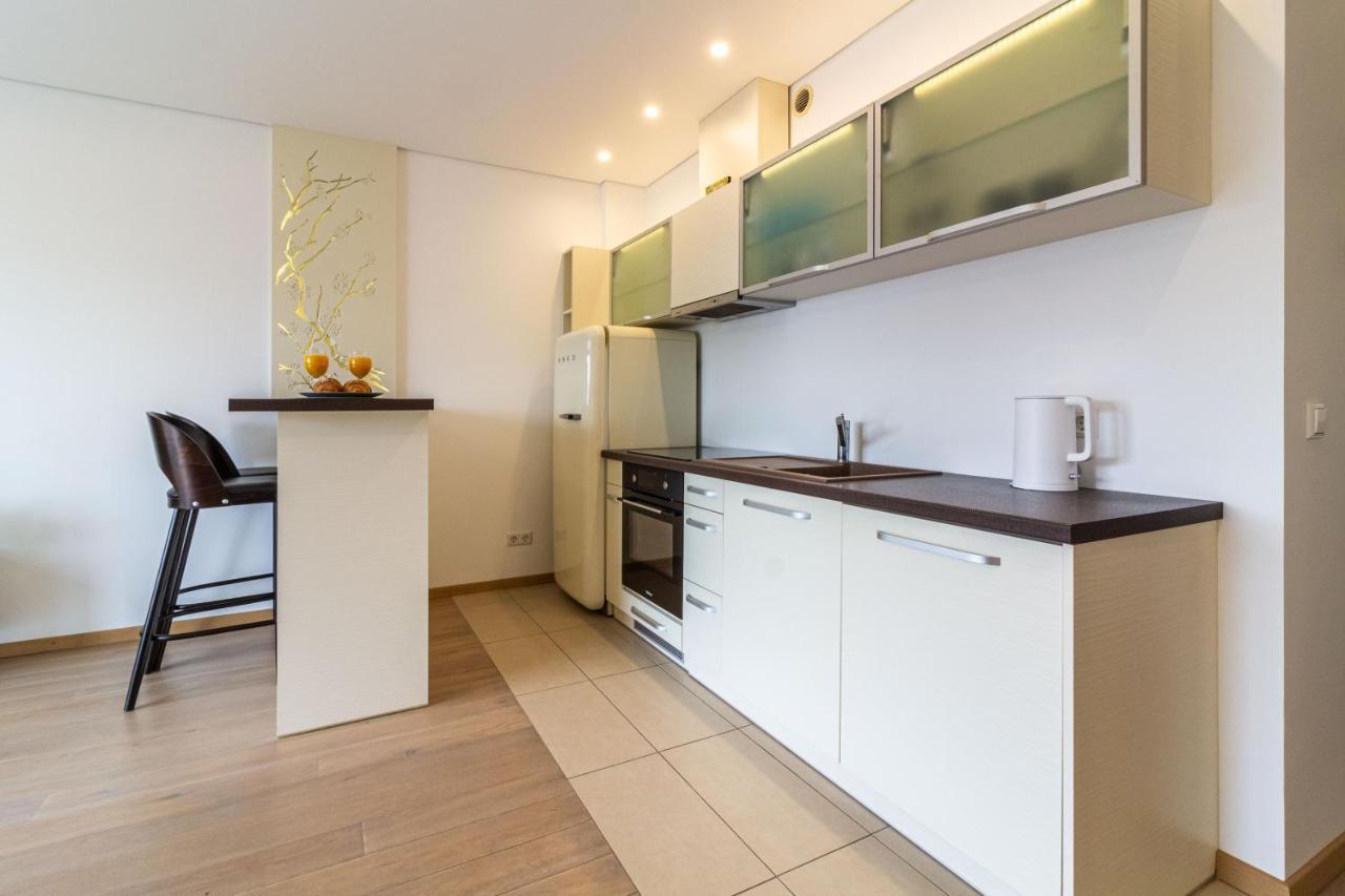 Cohost I Sunny Center Apt, Covered Parking, Balcony & Self Check-In كاوناس المظهر الخارجي الصورة