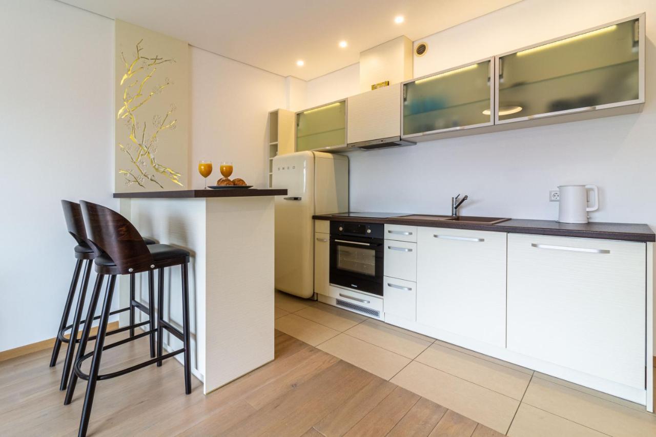 Cohost I Sunny Center Apt, Covered Parking, Balcony & Self Check-In كاوناس المظهر الخارجي الصورة