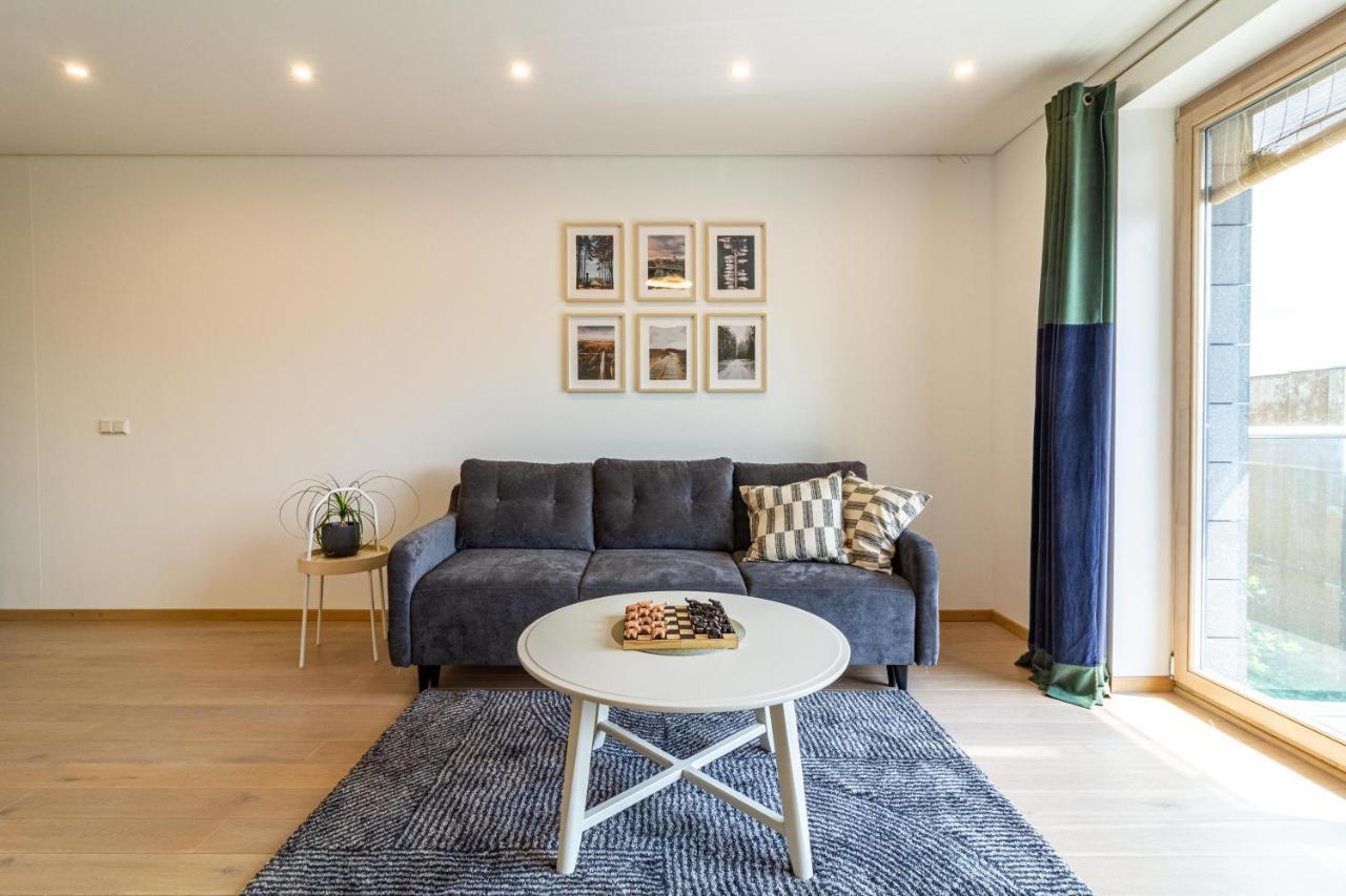 Cohost I Sunny Center Apt, Covered Parking, Balcony & Self Check-In كاوناس المظهر الخارجي الصورة