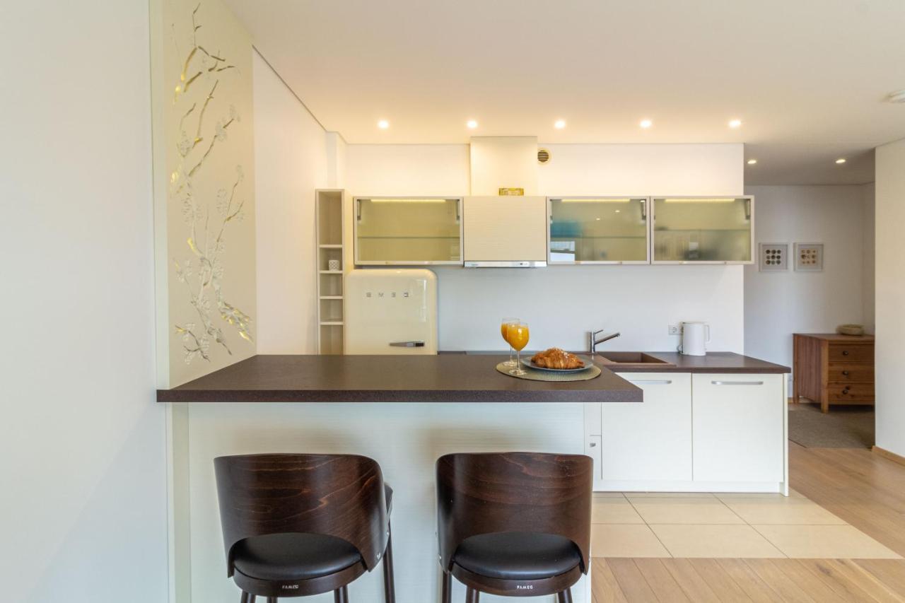 Cohost I Sunny Center Apt, Covered Parking, Balcony & Self Check-In كاوناس المظهر الخارجي الصورة