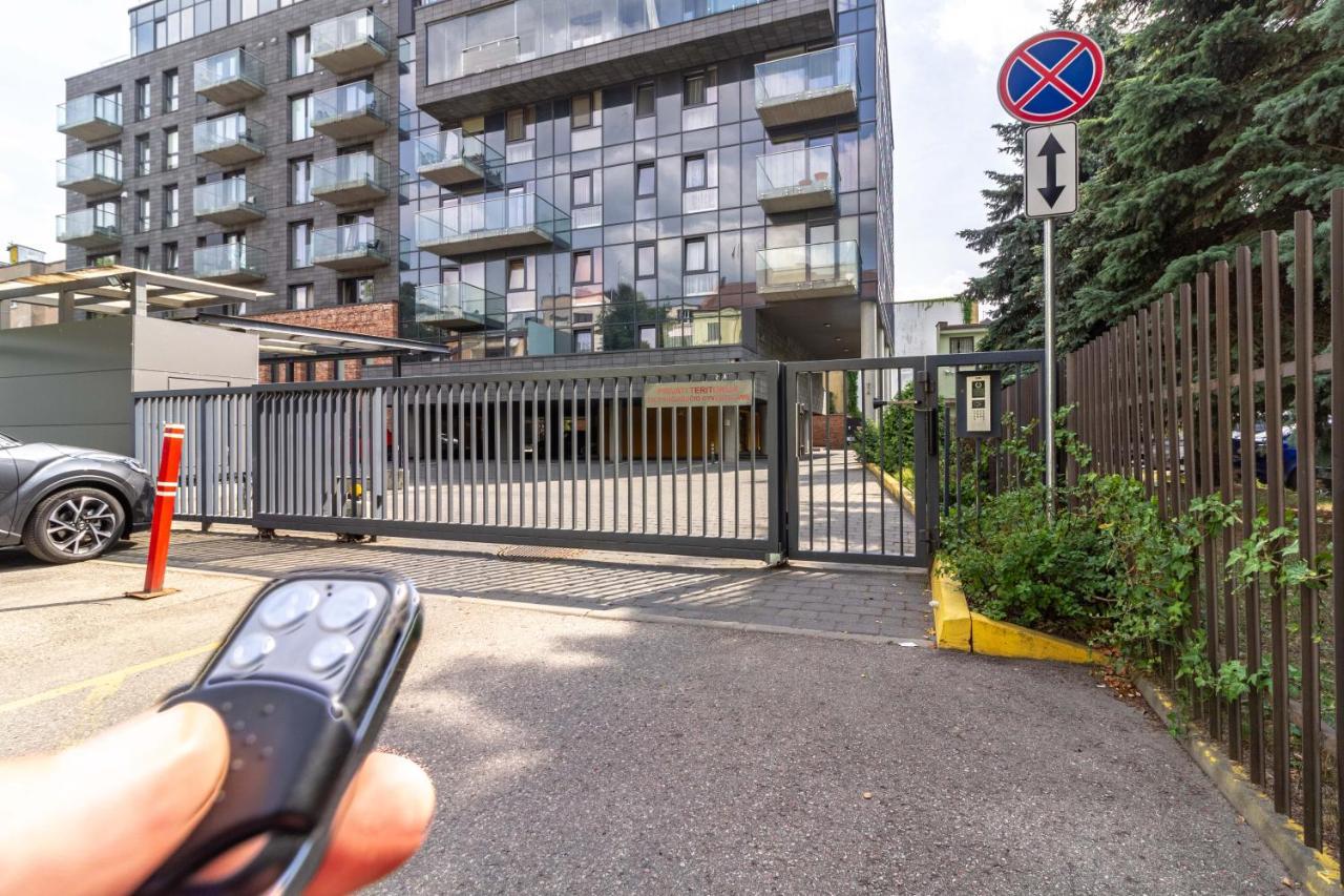 Cohost I Sunny Center Apt, Covered Parking, Balcony & Self Check-In كاوناس المظهر الخارجي الصورة