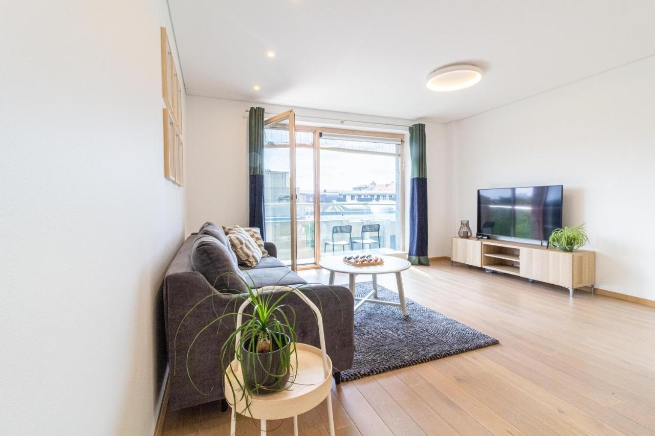Cohost I Sunny Center Apt, Covered Parking, Balcony & Self Check-In كاوناس المظهر الخارجي الصورة
